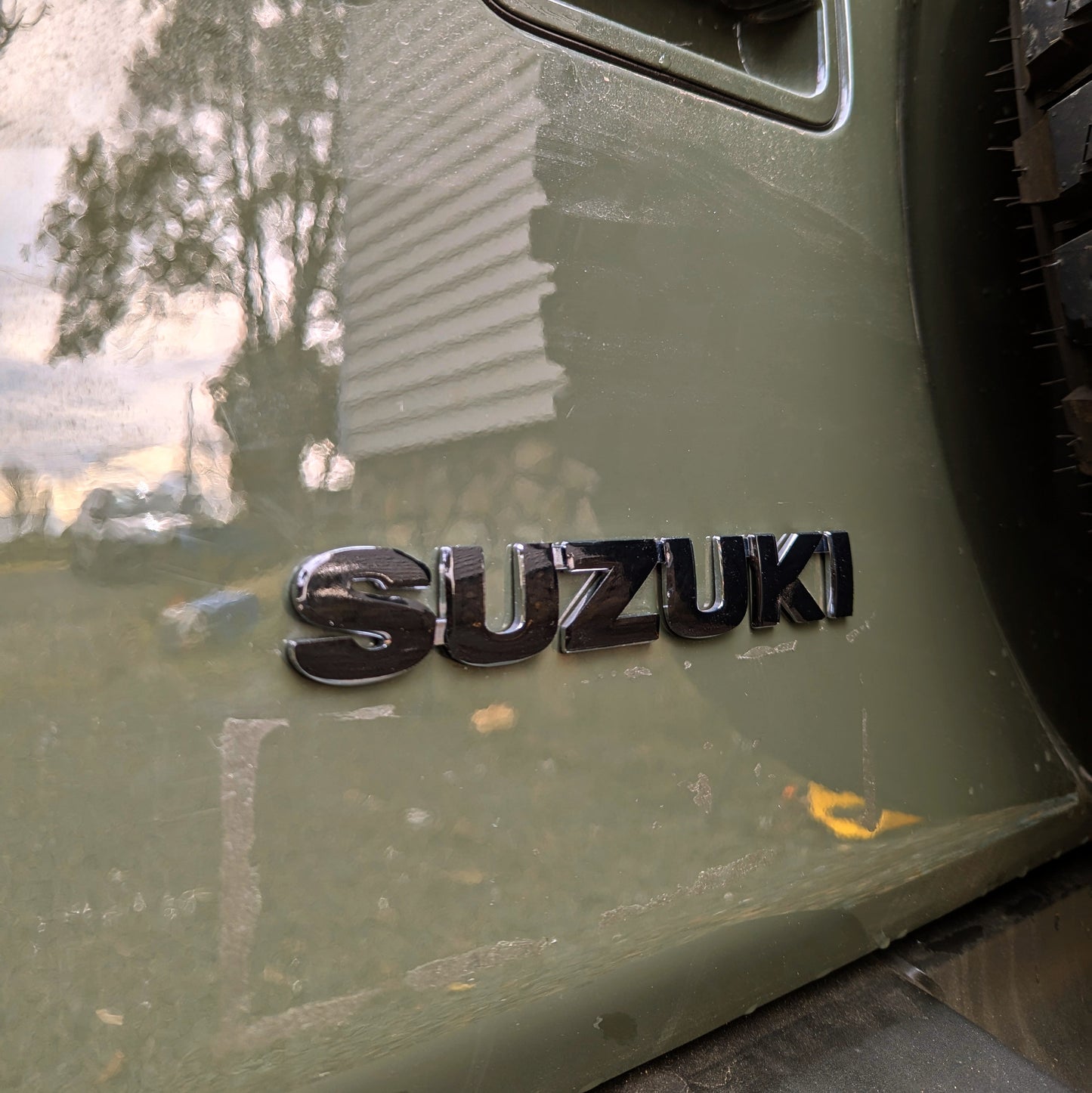 "Suzuki" Badge Overlay - JB/JC74